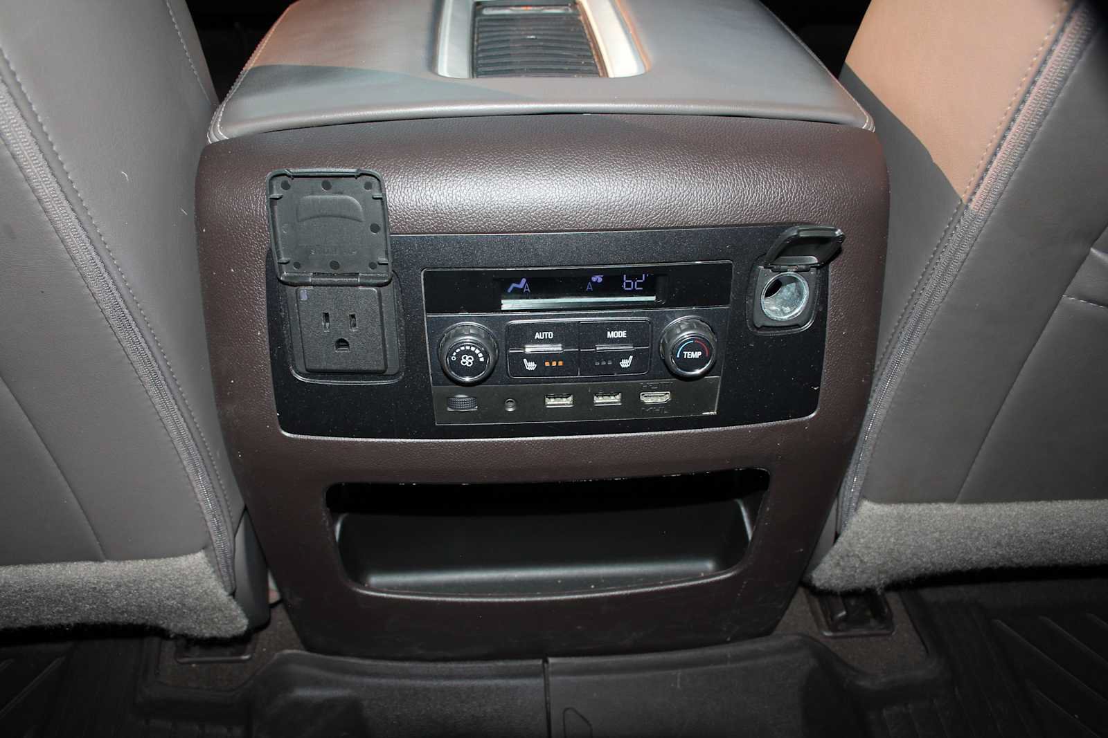 Used 2020 GMC Yukon Denali w/ Open Road Package AWD/4WD image 32