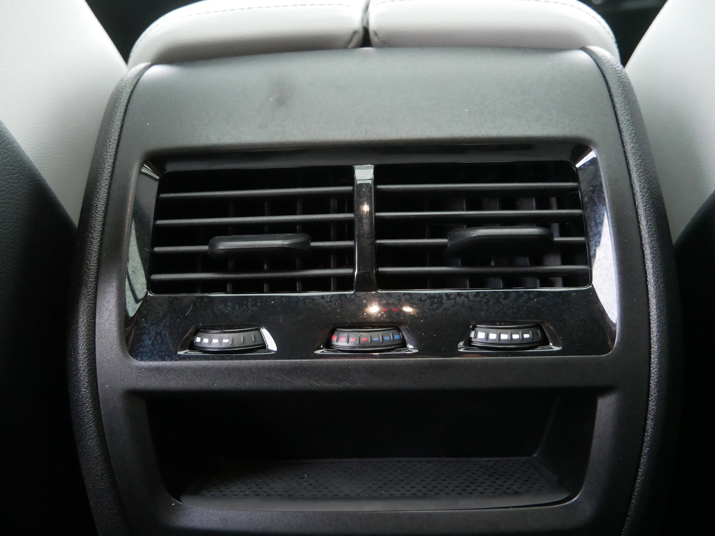 Certified 2025 BMW X6 M60i w/ Parking Assistance Package image 20