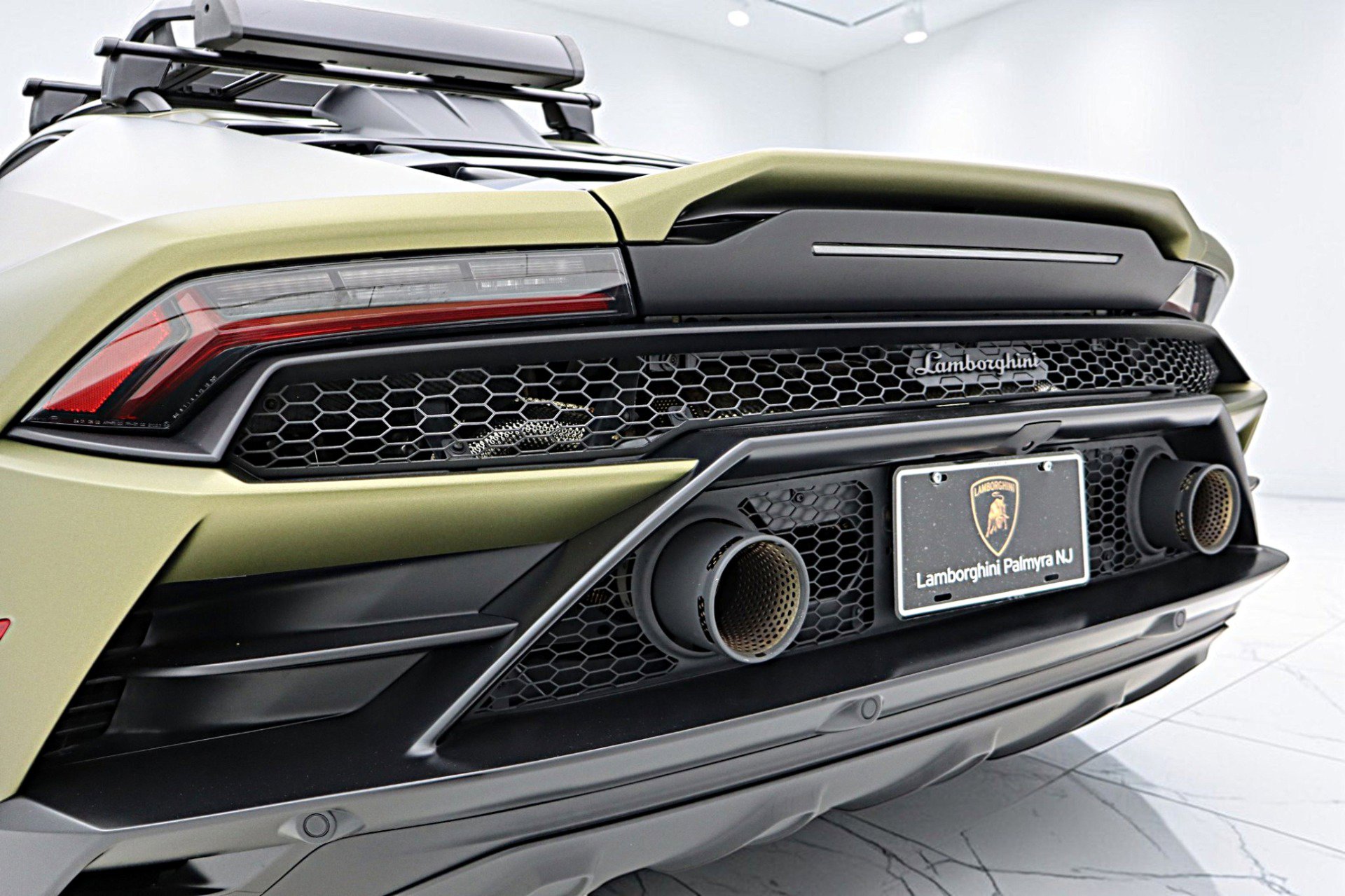 Used 2023 Lamborghini Huracan Sterrato image 21