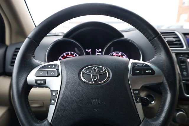 Used 2013 Toyota Highlander Limited image 14