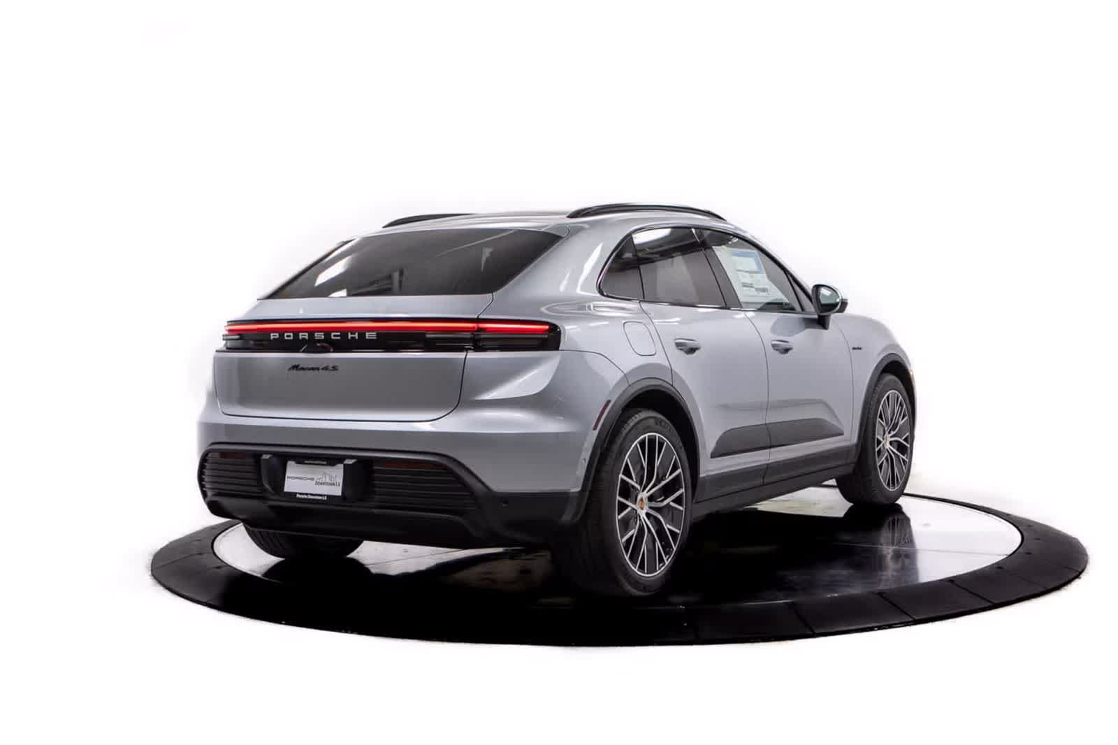 Certified 2026 Porsche Macan 4S Electric AWD/4WD image 7