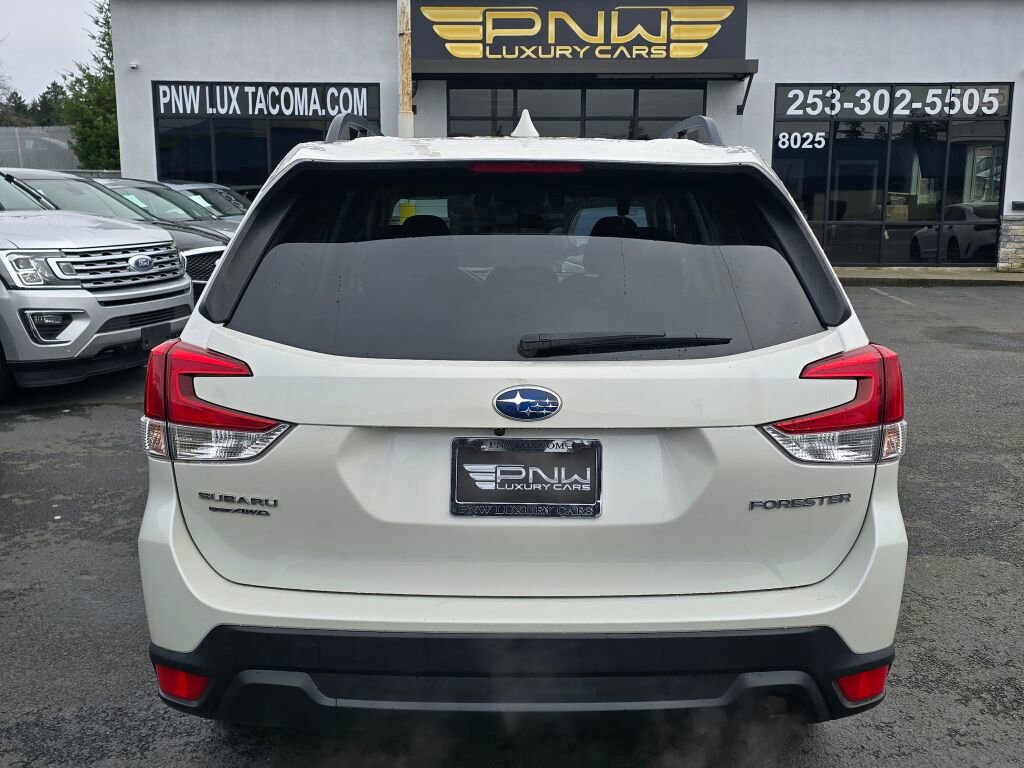 Used 2021 Subaru Forester Premium image 8