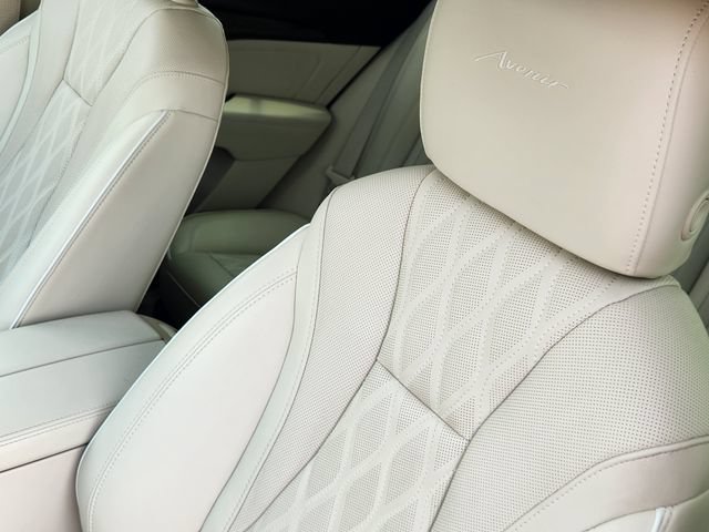 Used 2023 Buick Envision Avenir FWD image 24