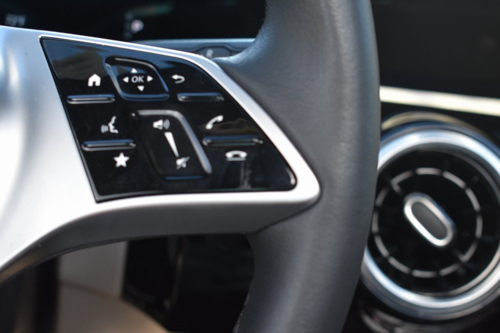 Used 2025 Mercedes-Benz CLA 250 image 17