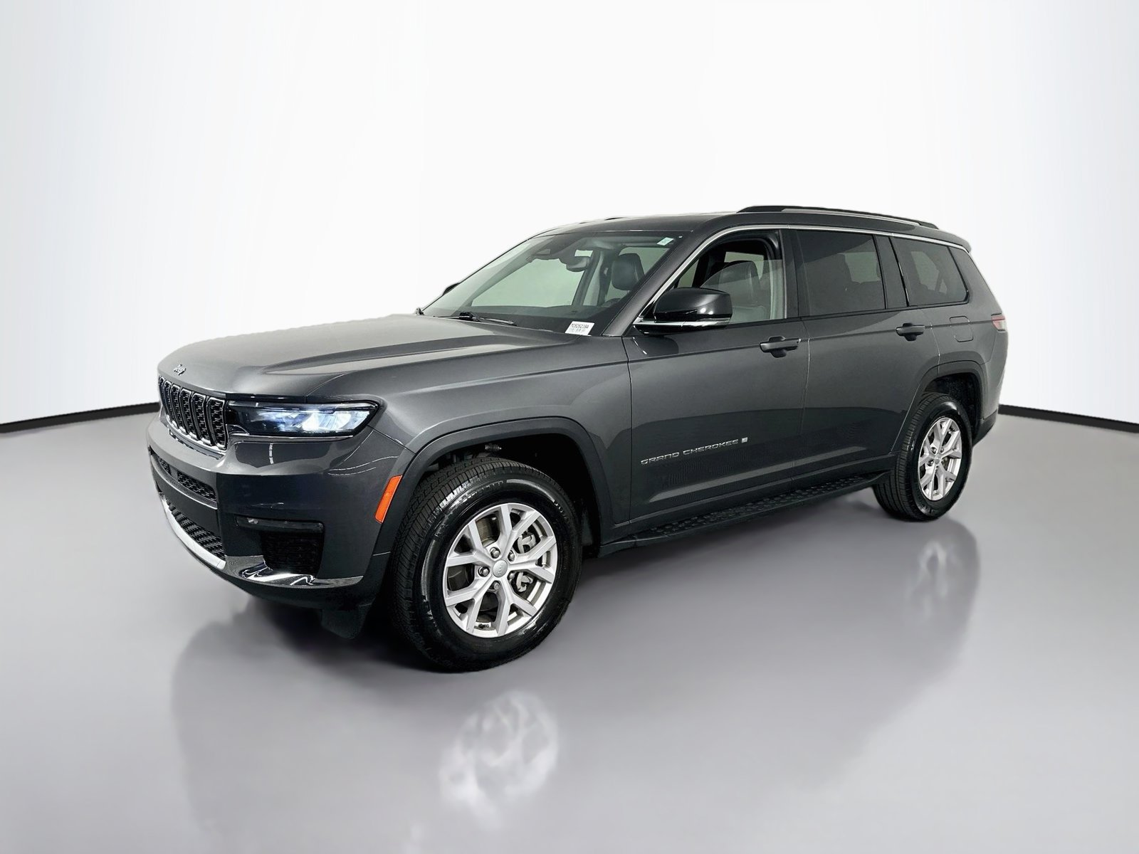 Used 2022 Jeep Grand Cherokee L Limited w/ Trailer Tow Group (B) AWD/4WD image 3