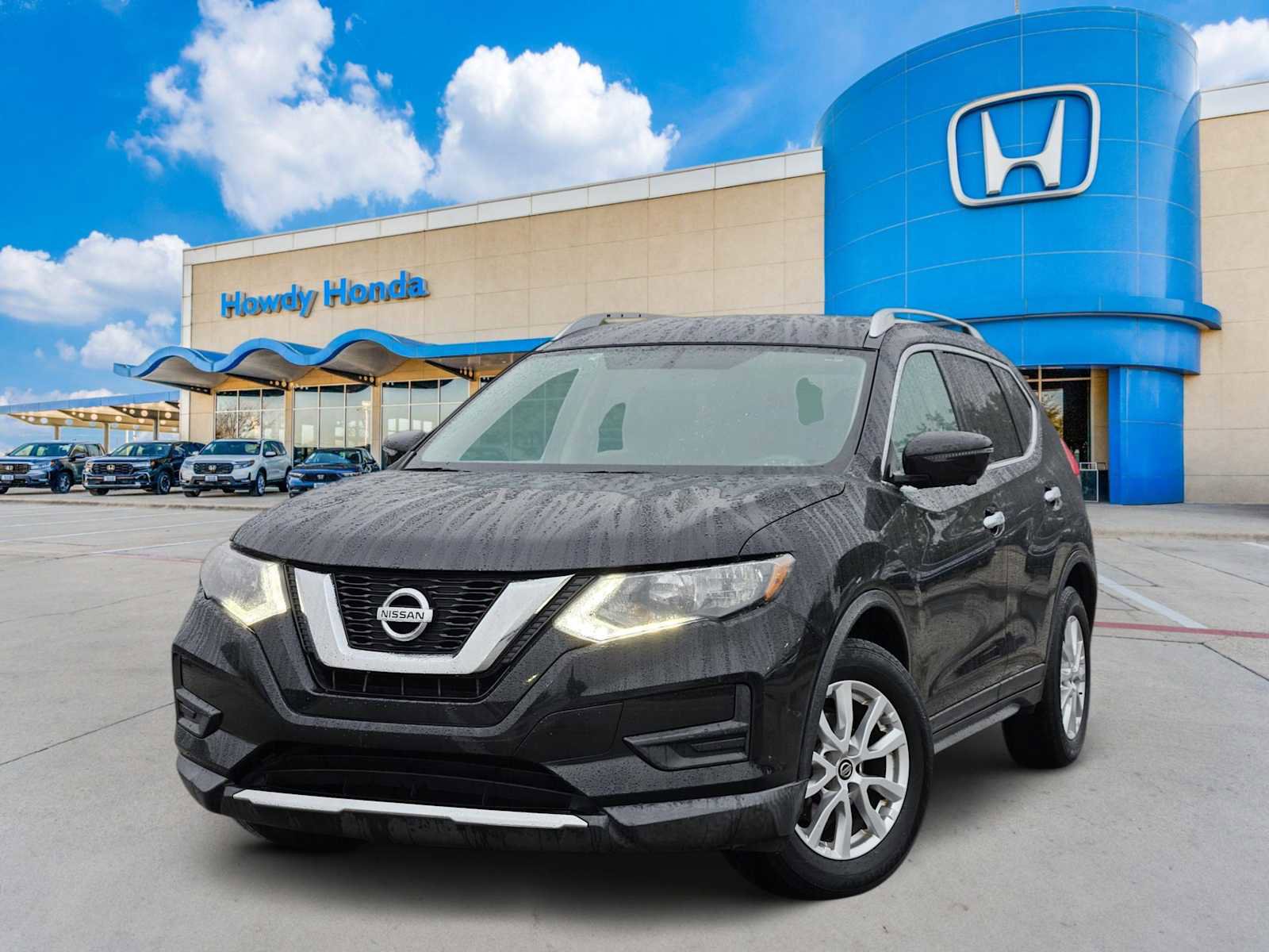 Used 2017 Nissan Rogue SV w/ SV Premium Package FWD image 1