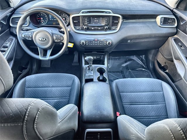 Used 2017 Kia Sorento LX image 17
