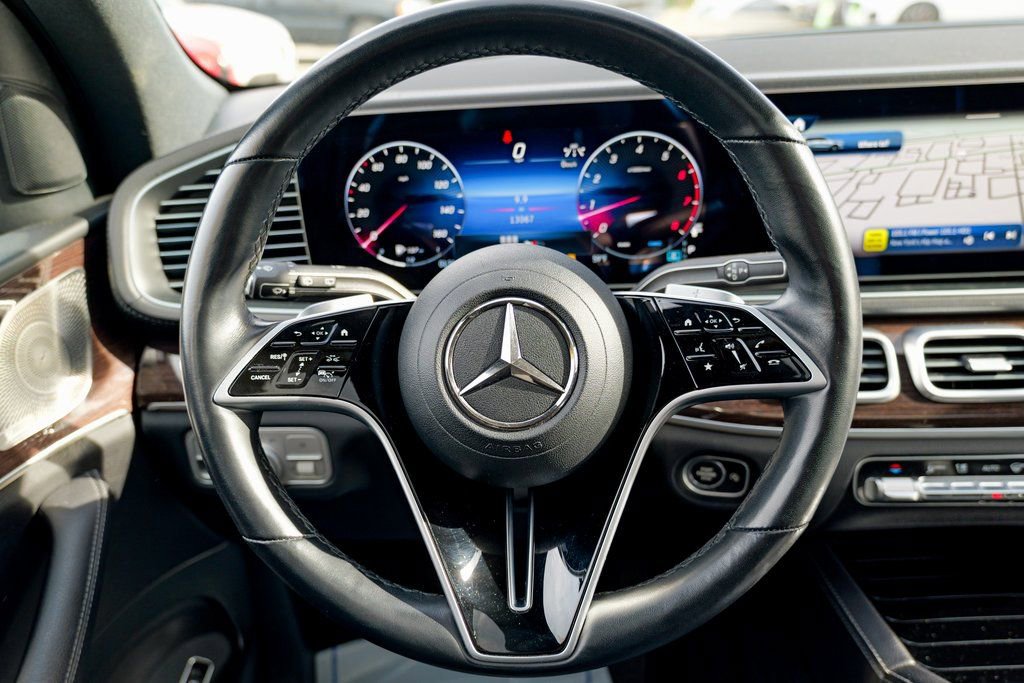 Used 2025 Mercedes-Benz GLS 450 4MATIC image 41
