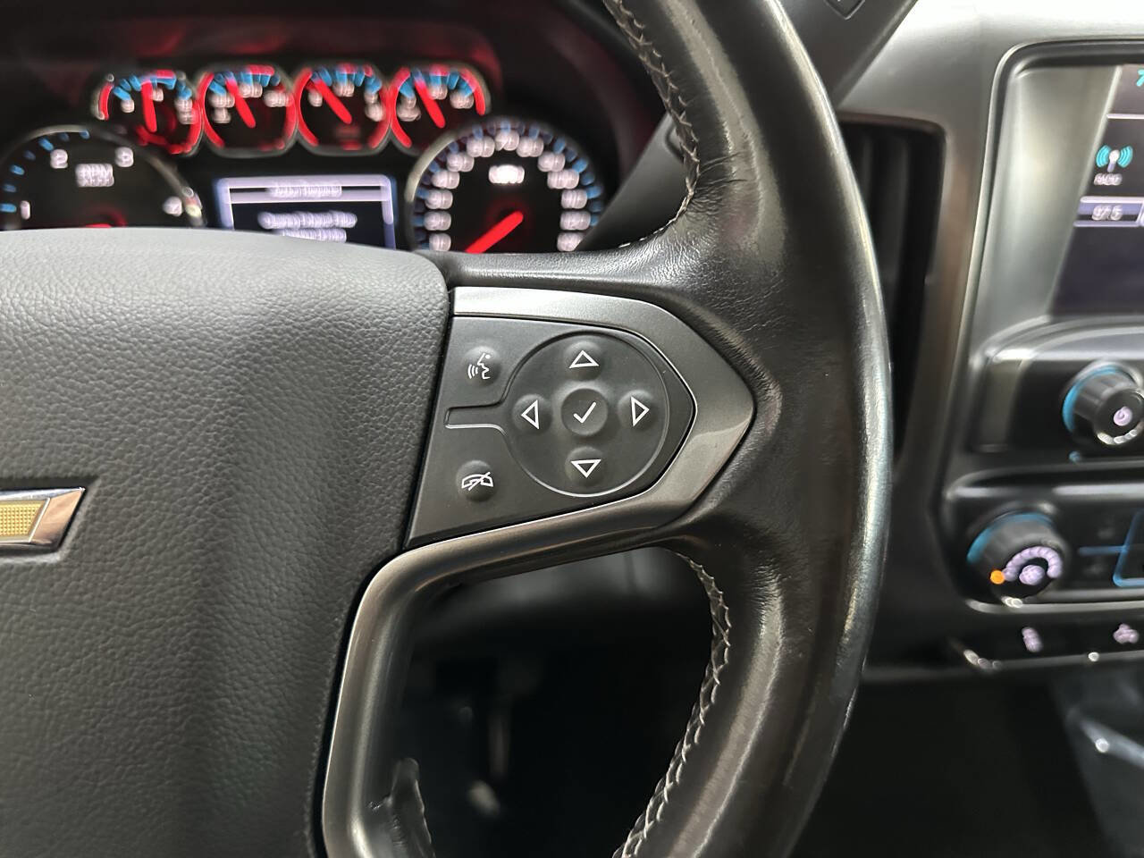 Used 2018 Chevrolet Silverado 3500 LT image 22