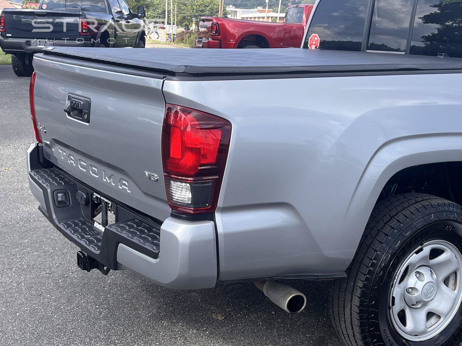 Used 2022 Toyota Tacoma SR AWD/4WD image 8