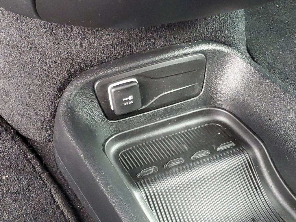 Used 2025 Chrysler Pacifica Select FWD image 22