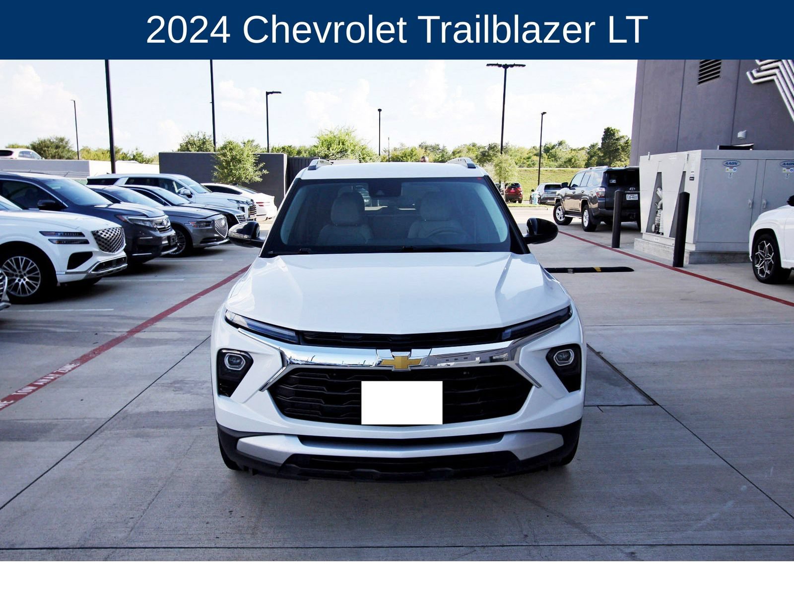 Used 2024 Chevrolet TrailBlazer LT w/ Driver Confidence Package FWD image 2