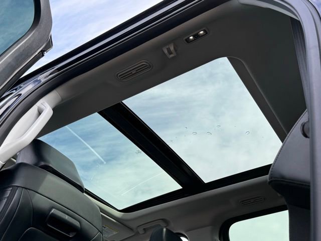 Used 2025 Ford Expedition Max Platinum image 6