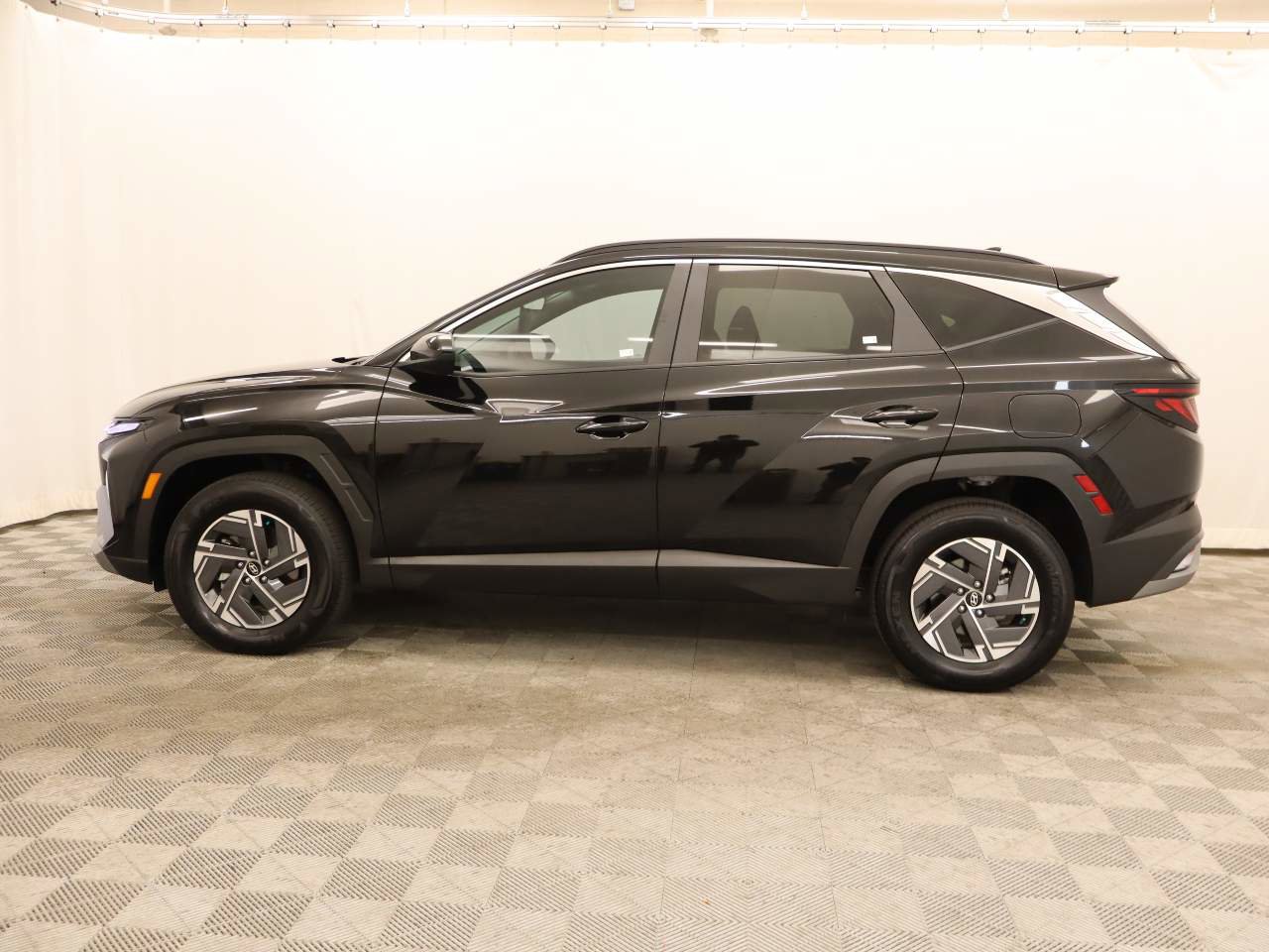 Used 2025 Hyundai Tucson Blue image 3