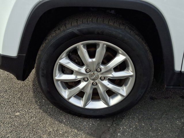 Used 2016 Jeep Cherokee Limited image 11