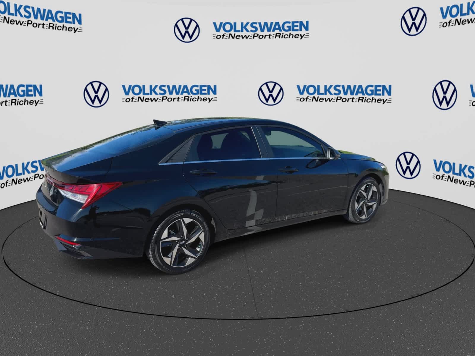 Used 2022 Hyundai Elantra SEL w/ Convenience + Premium Package FWD image 8