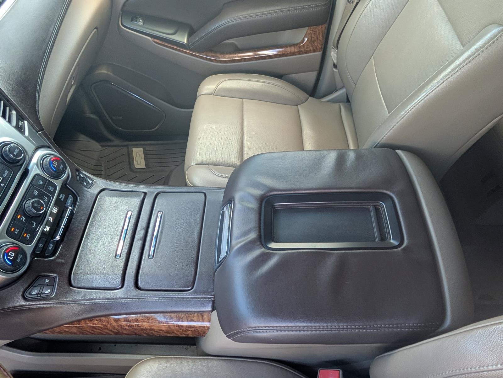 Used 2015 Chevrolet Suburban LTZ AWD/4WD image 28