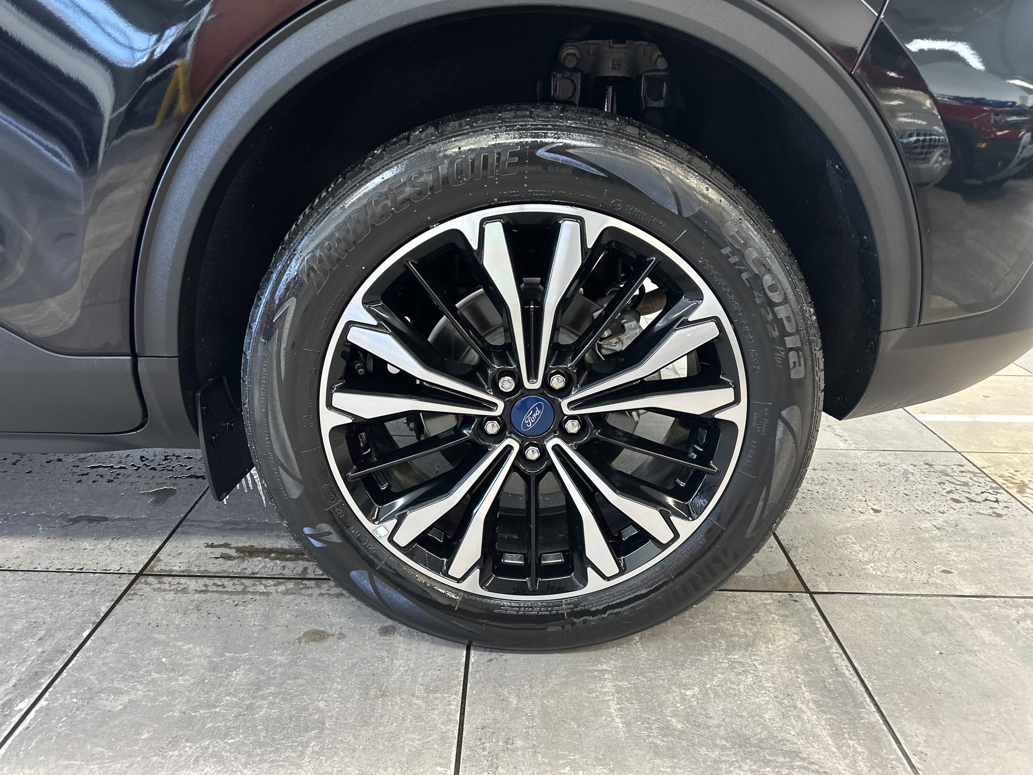 Used 2022 Ford Escape SEL w/ SEL Stealth AWD Package image 8