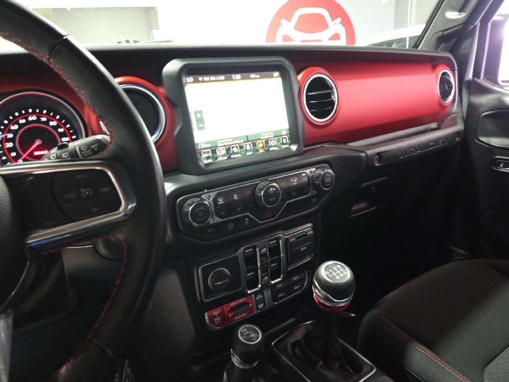 Used 2022 Jeep Wrangler Unlimited Rubicon w/ LED Lighting Group AWD/4WD image 5
