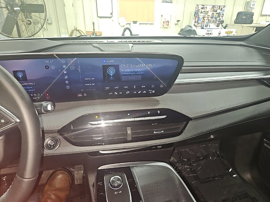 Certified 2025 Buick Enclave Sport Touring image 14