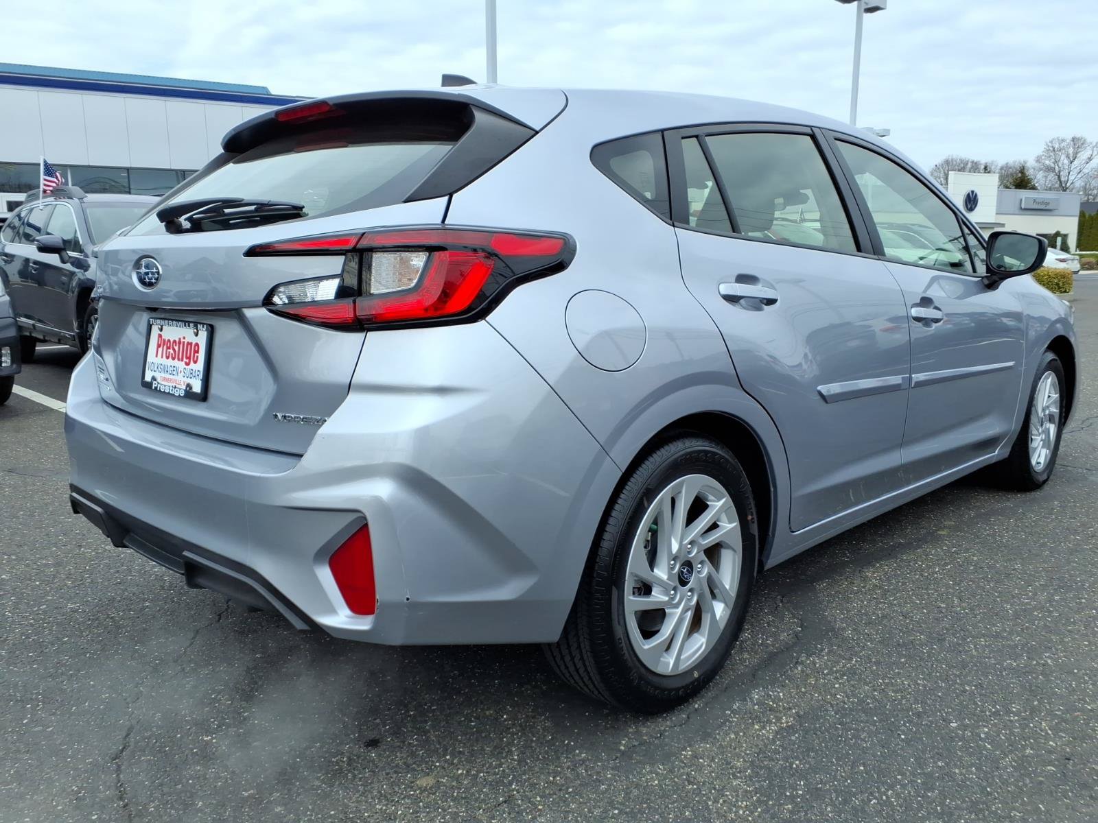Used 2024 Subaru Impreza 2.0i AWD/4WD image 2