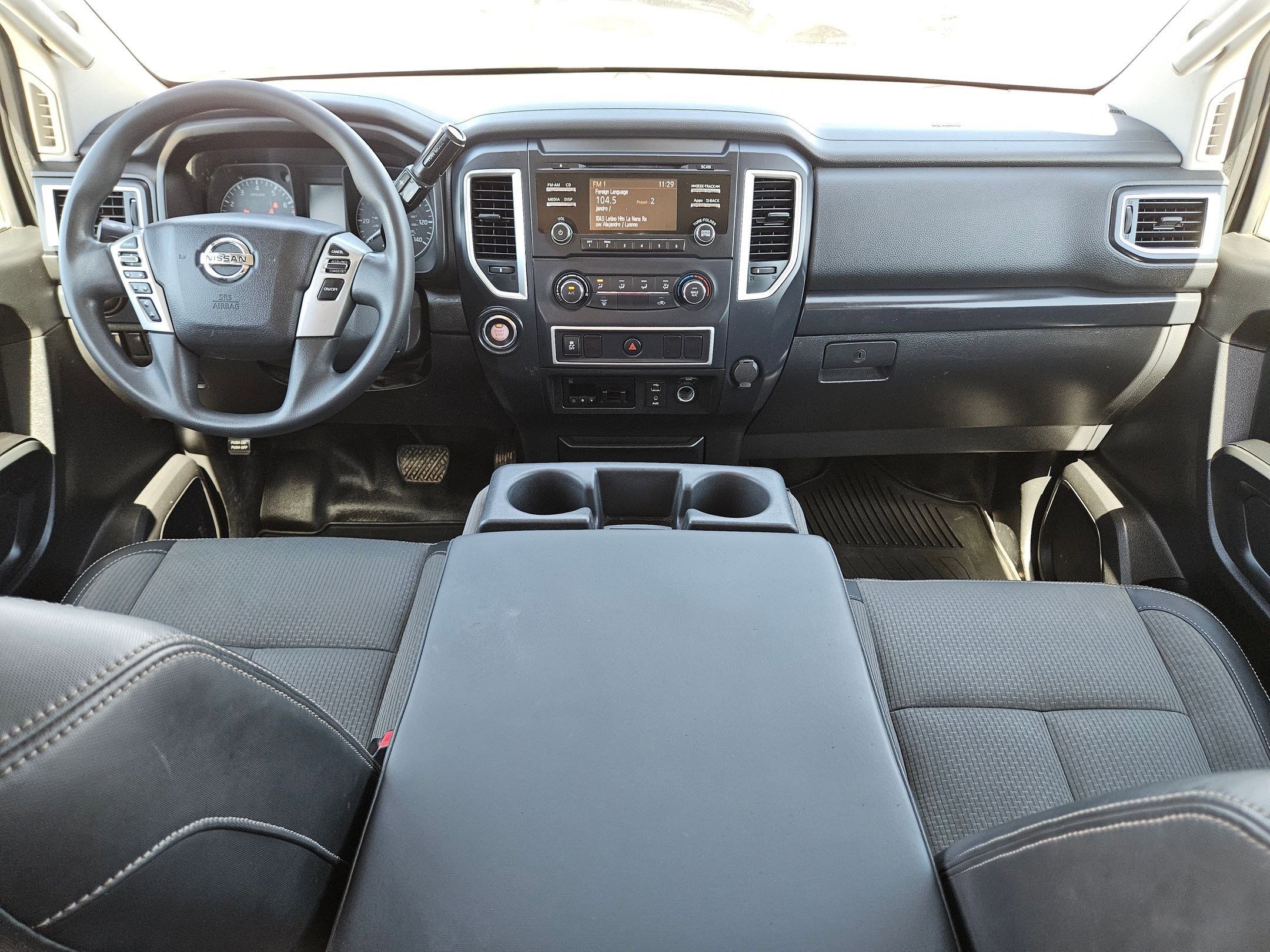 Used 2017 Nissan Titan S image 16