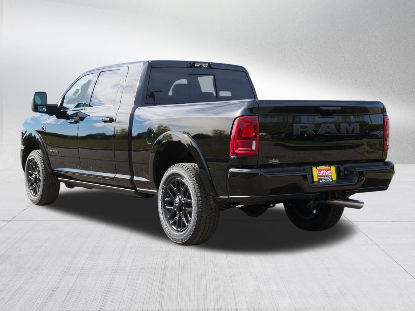 New 2027 RAM 2500 Limited AWD/4WD image 3
