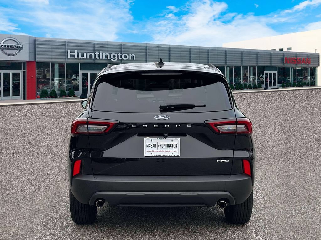 Used 2025 Ford Escape ST-Line Select AWD/4WD image 7
