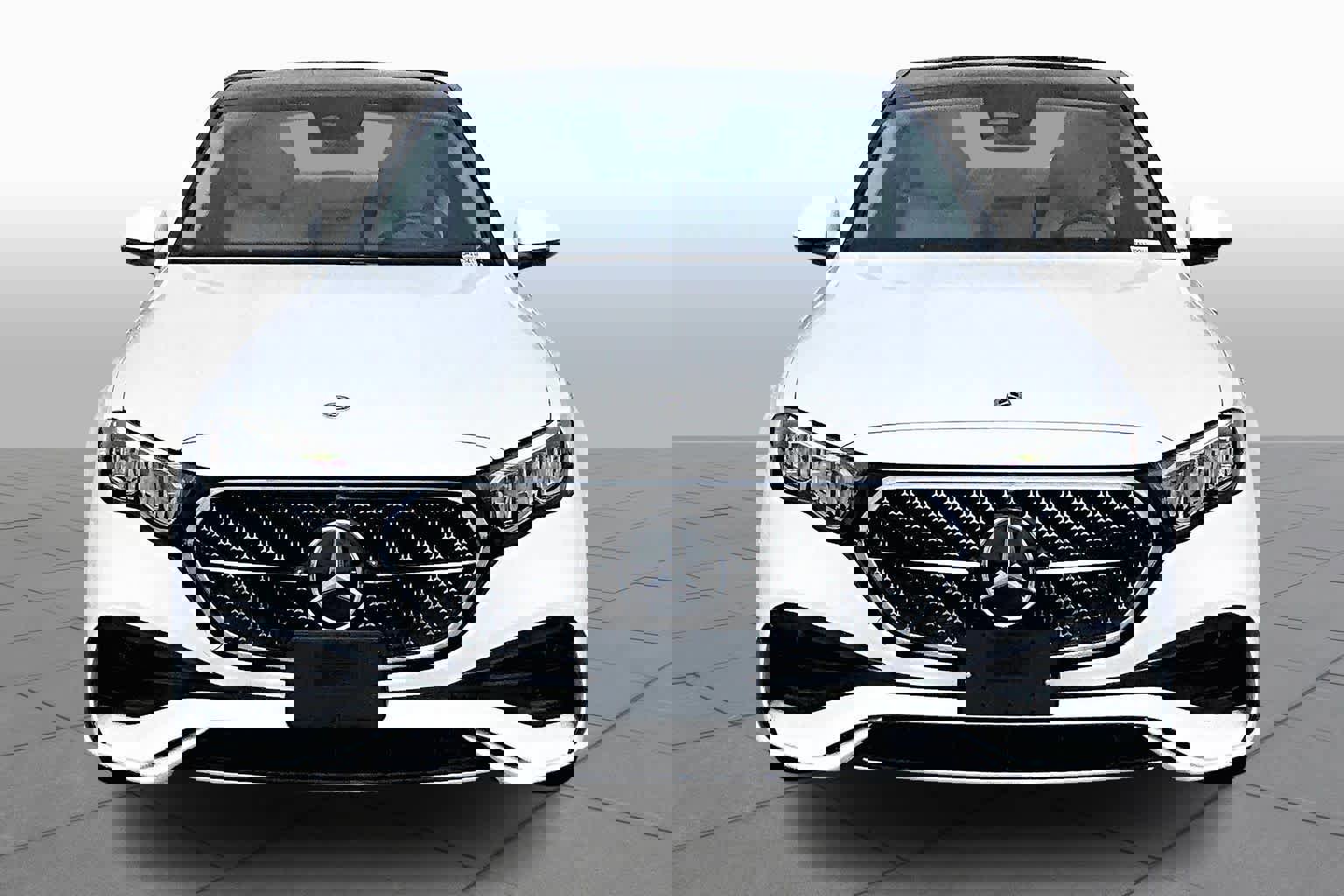 Used 2025 Mercedes-Benz E 350 4MATIC Sedan image 5