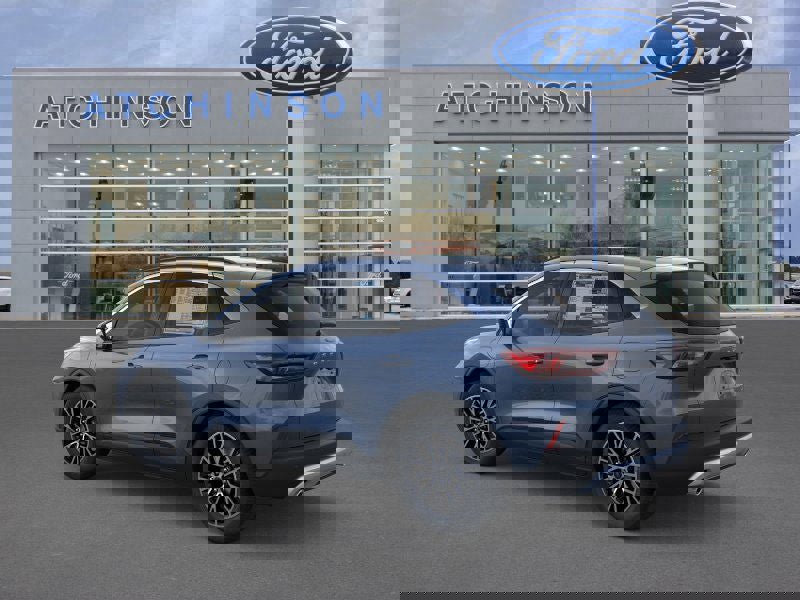 New 2026 Ford Escape SE image 4