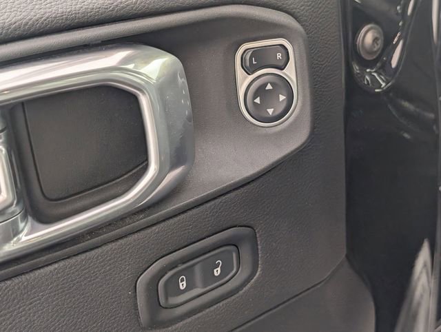 Used 2020 Jeep Gladiator Rubicon AWD/4WD image 11