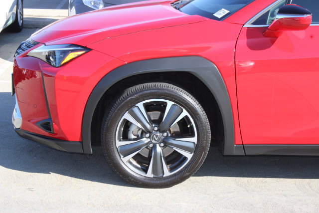 Certified 2024 Lexus UX 250h FWD image 4