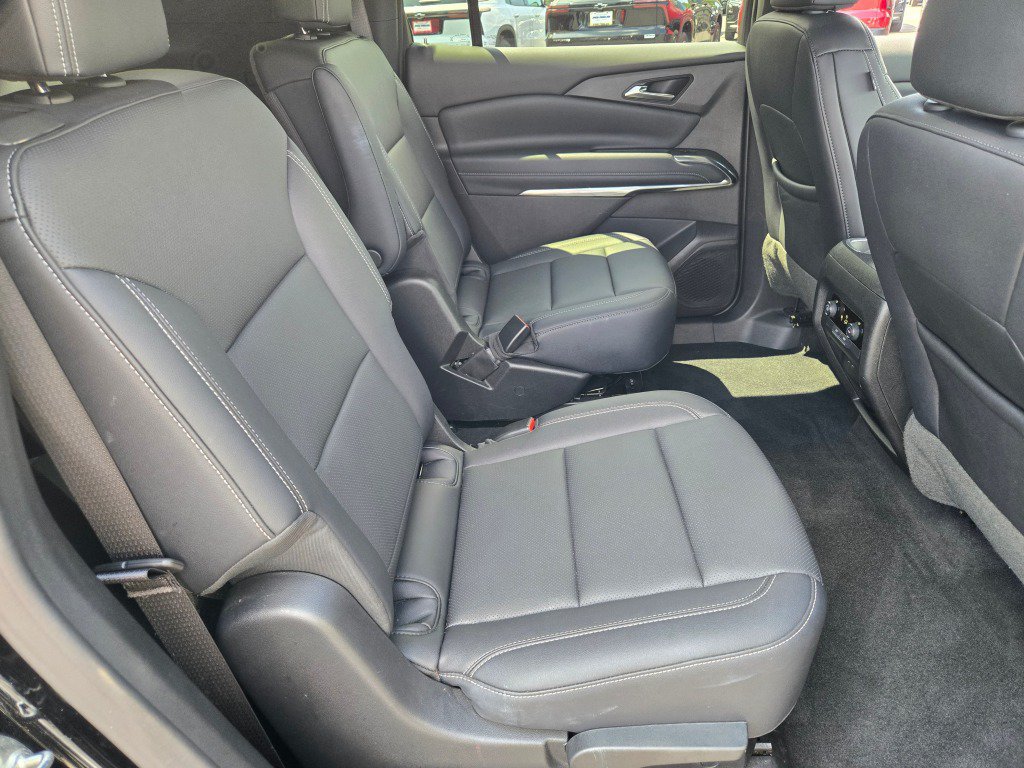 Used 2026 Chevrolet Traverse LT AWD/4WD image 11