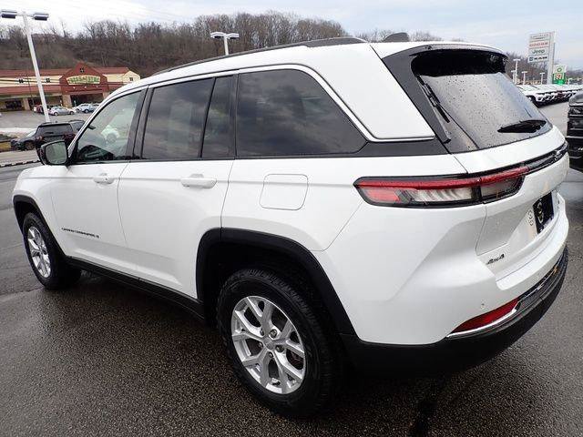 Certified 2023 Jeep Grand Cherokee Limited AWD/4WD image 3