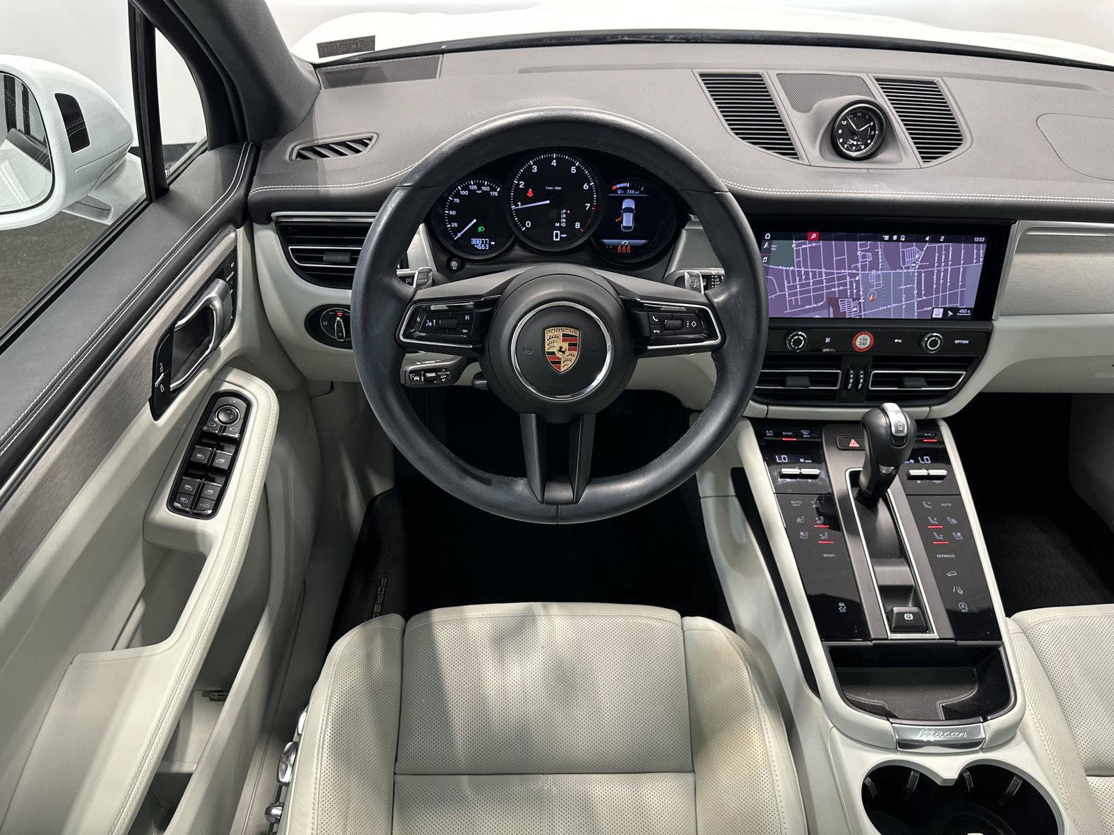 Certified 2023 Porsche Macan AWD/4WD image 26