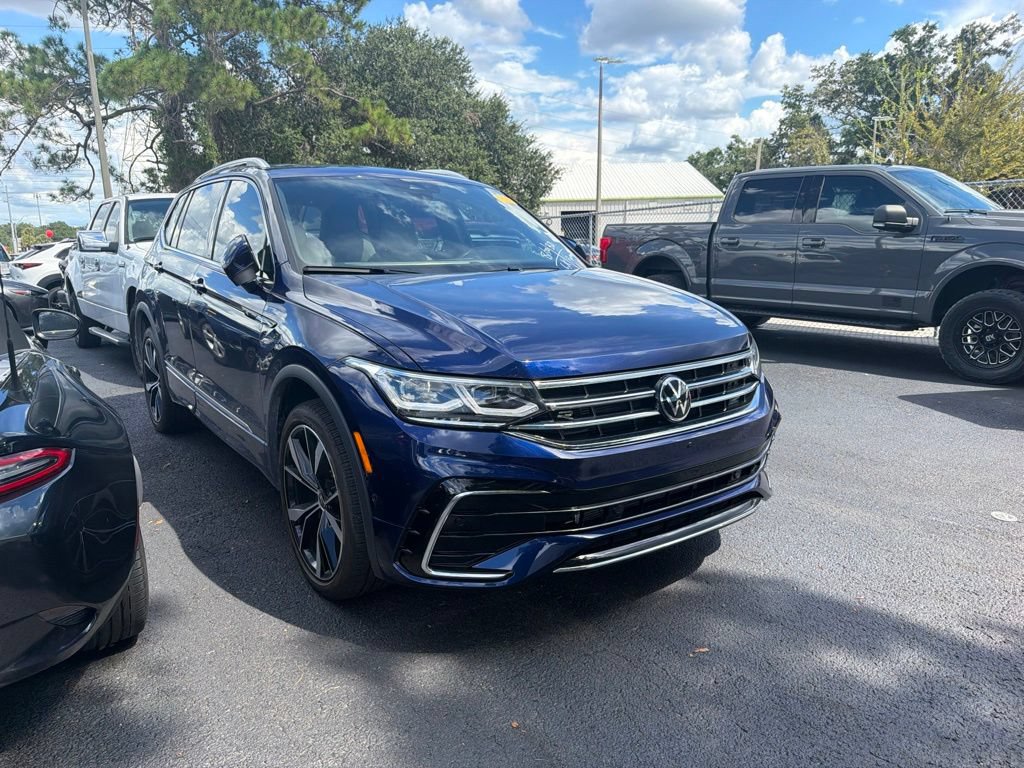 Used 2024 Volkswagen Tiguan SEL R-Line AWD/4WD image 4