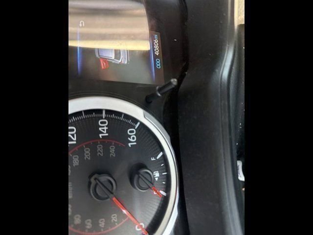 Used 2022 Toyota Corolla Cross L image 9