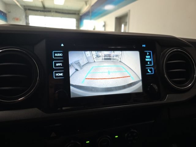 Used 2018 Toyota Tacoma TRD Off-Road AWD/4WD image 24