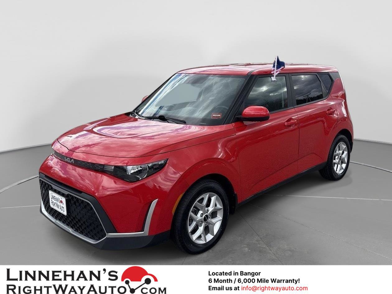 Used 2023 Kia Soul LX w/ LX Technology Package FWD image 1