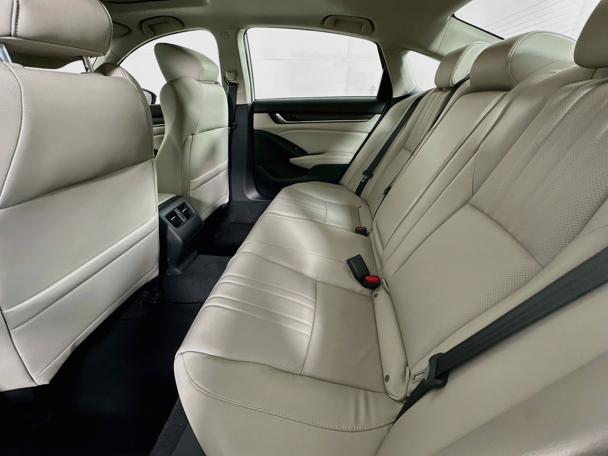 Used 2018 Honda Accord EX-L image 27