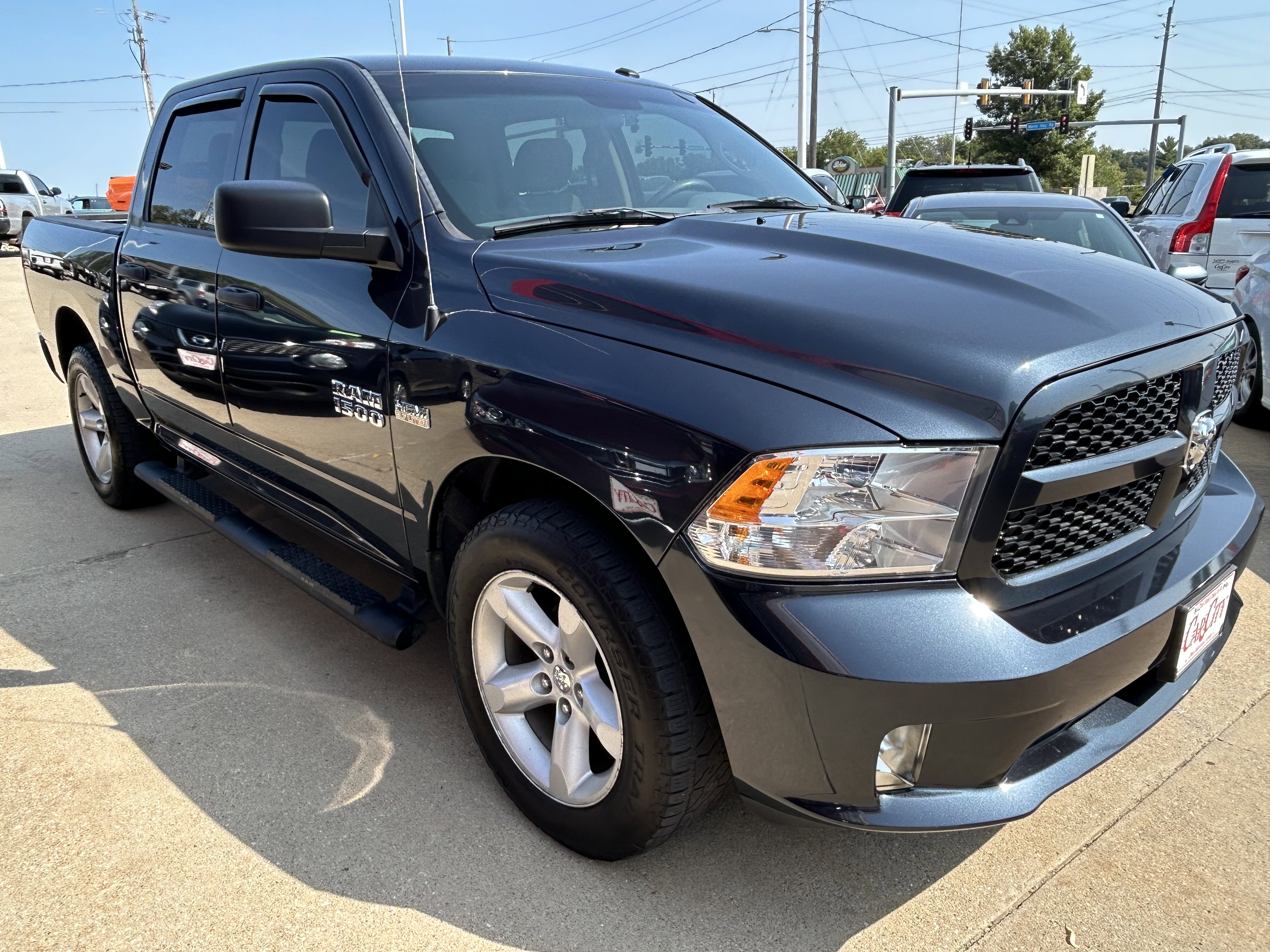 Used 2017 RAM 1500 Express image 6