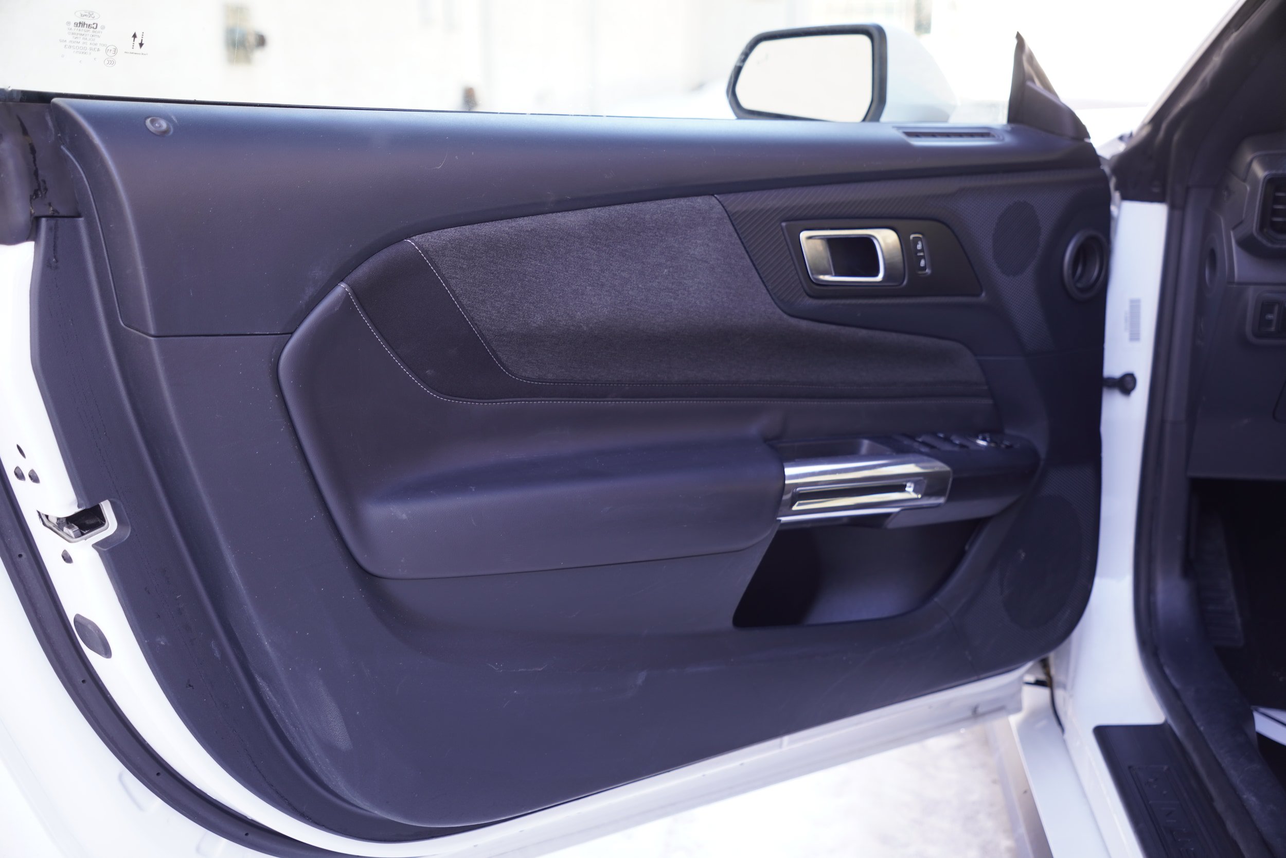 Used 2024 Ford Mustang Convertible RWD image 9