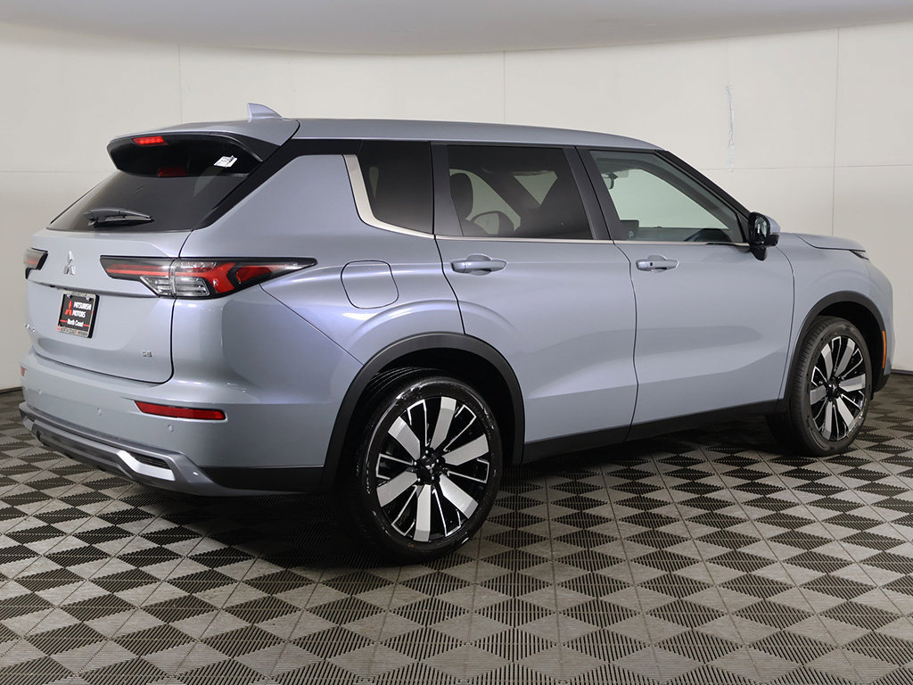 New 2026 Mitsubishi Outlander SE FWD image 12