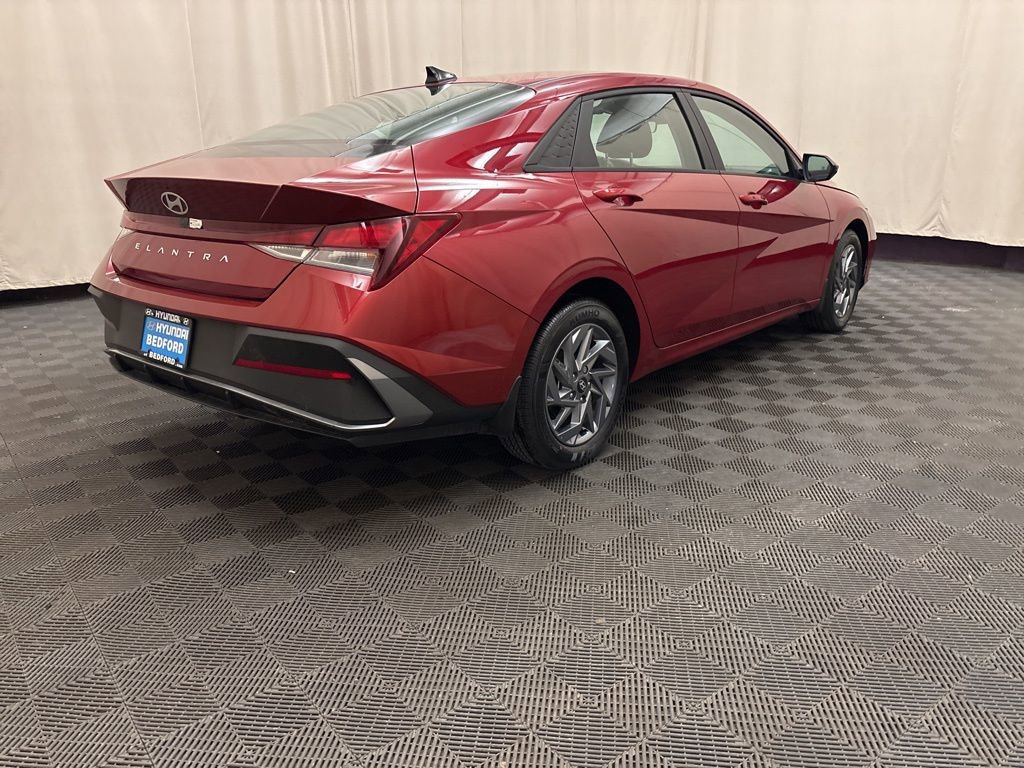 Certified 2024 Hyundai Elantra SEL image 5