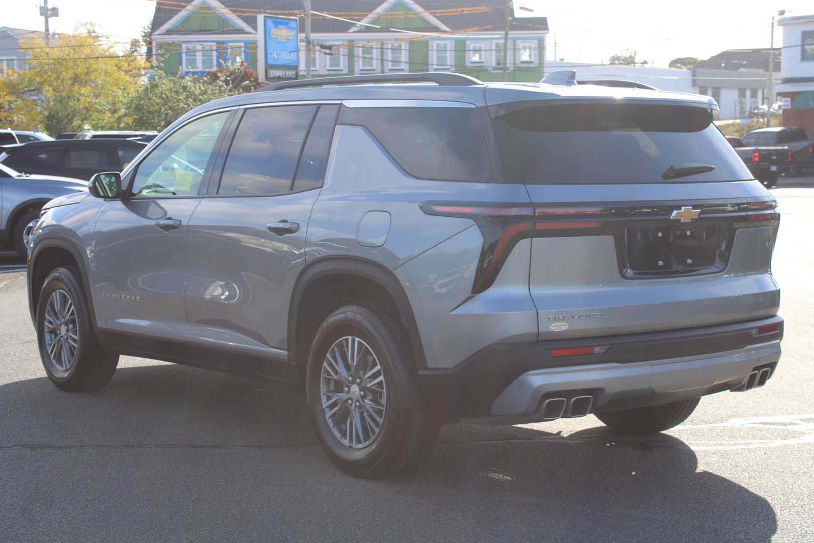 Certified 2025 Chevrolet Traverse LT FWD image 5