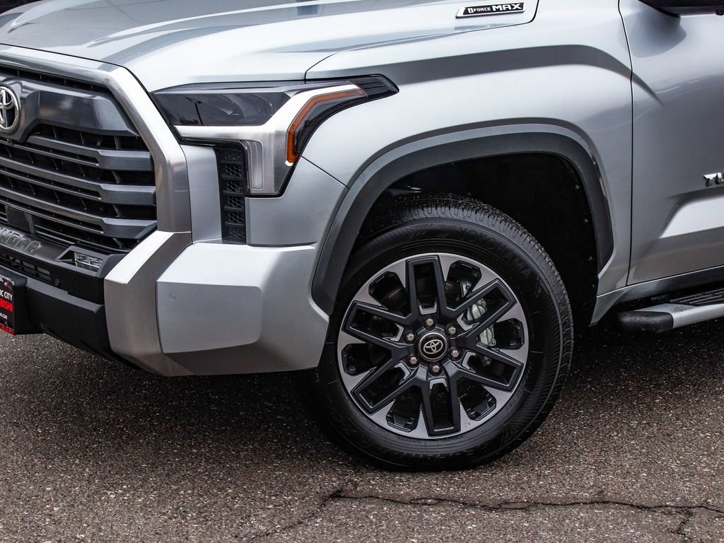 Used 2025 Toyota Tundra Limited AWD/4WD image 43