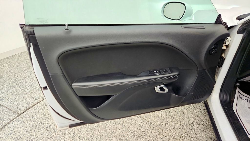 Used 2018 Dodge Challenger SXT image 10