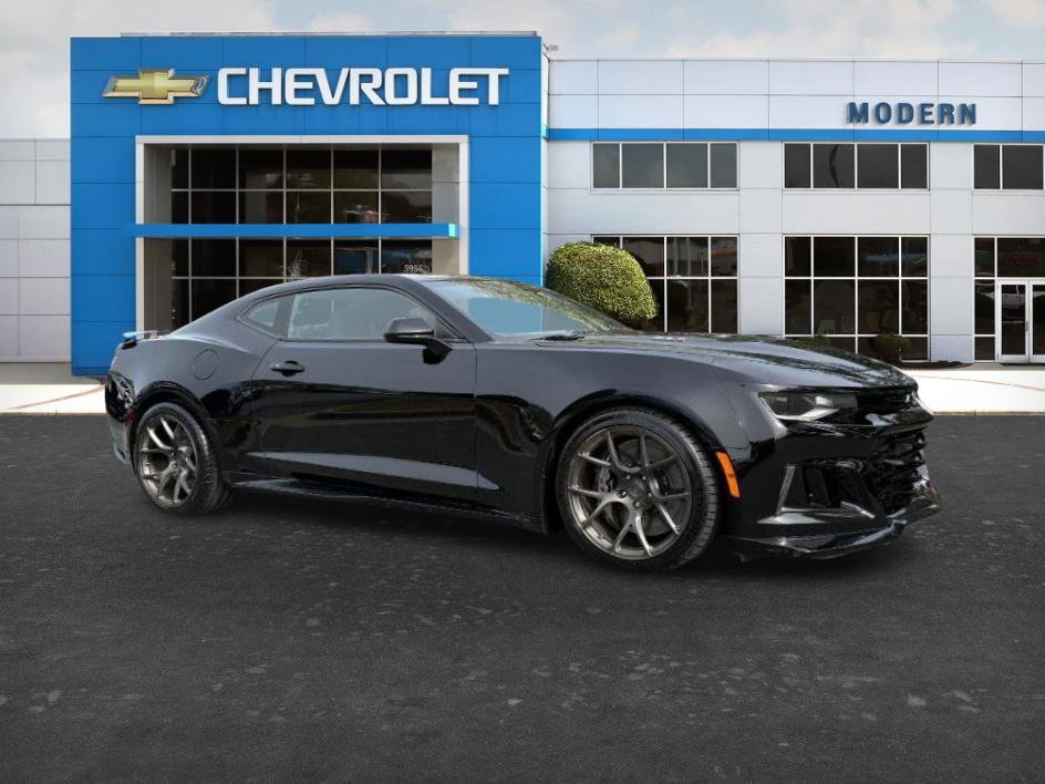 Used 2018 Chevrolet Camaro ZL1 RWD image 6