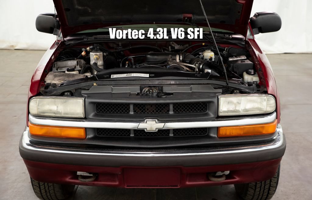 Used 2002 Chevrolet S10 Pickup LS w/ LS Preferred Equipment Group AWD/4WD image 3