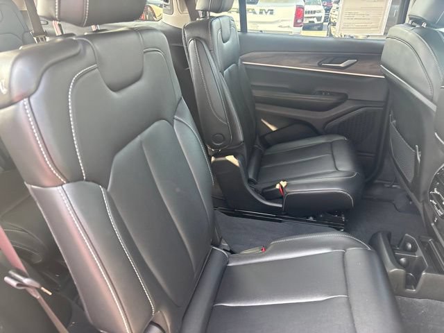 Used 2023 Jeep Grand Cherokee L Limited w/ Trailer Tow Group (B) AWD/4WD image 24